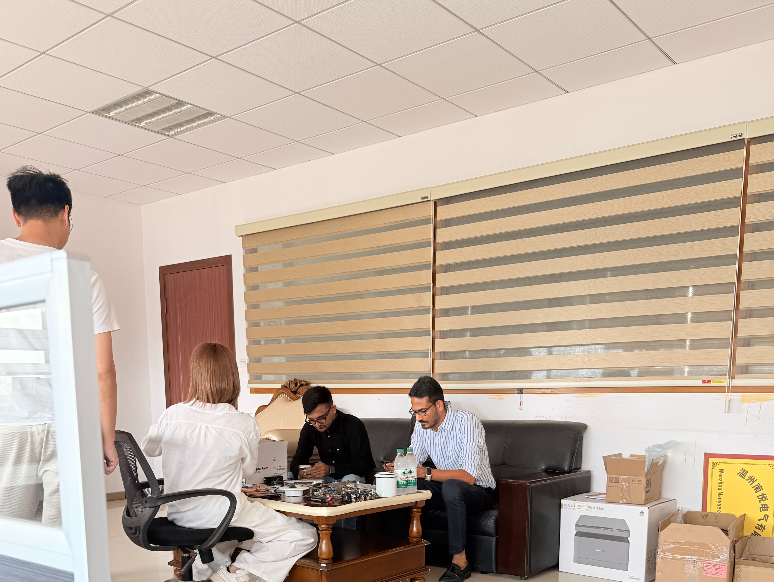 Factory meeting with Indian customer discussing roller products and market needs Factory meeting with Indian customer discussing roller products and market needs