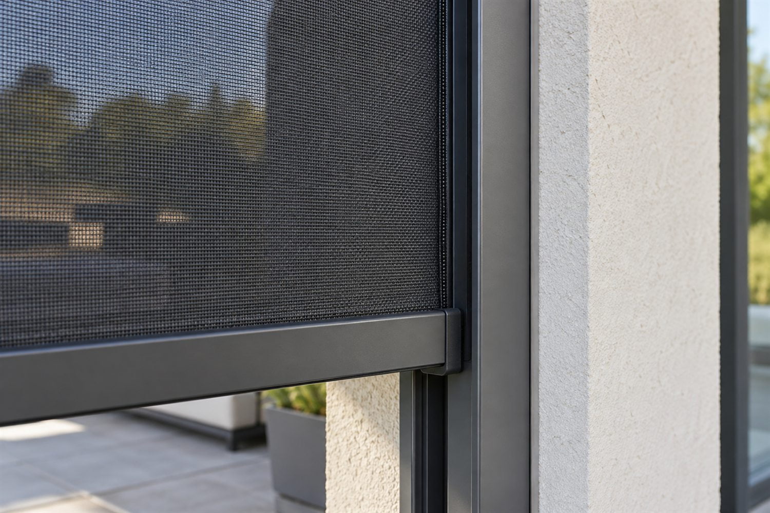 02-screen-fabric-edge-side-track